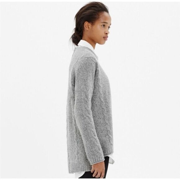✨Madewell Navy Easy Cable Knit Merino Wool Sz XS Sweater✨ - Picture 3 of 11